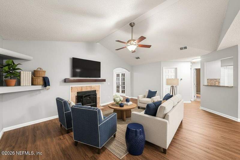 3 bedroom Single Family Residence at 6175 Alpenrose Avenue, Belle Rive, Jacksonville — photo 4