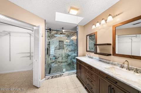 6175 Alpenrose Avenue, Jacksonville FL - photo 15 of 35