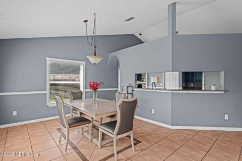 8459 Country Bend Circle, Jacksonville FL - photo 16 of 51