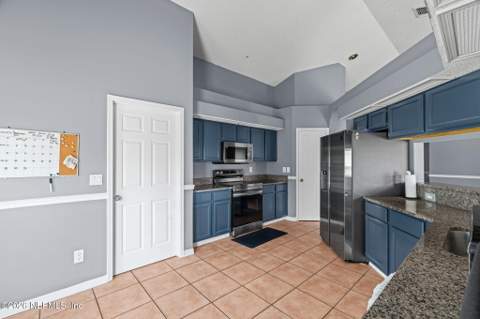 8459 Country Bend Circle, Jacksonville FL - photo 18 of 51