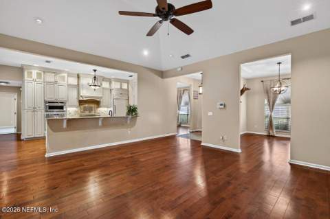 10087 Pebble Ridge Drive, Jacksonville FL - photo 13 of 121