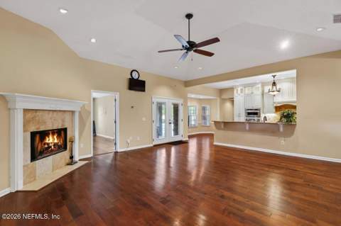 10087 Pebble Ridge Drive, Jacksonville FL - photo 12 of 121