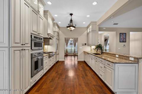10087 Pebble Ridge Drive, Jacksonville FL - photo 15 of 121
