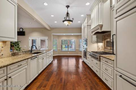 10087 Pebble Ridge Drive, Jacksonville FL - photo 21 of 121