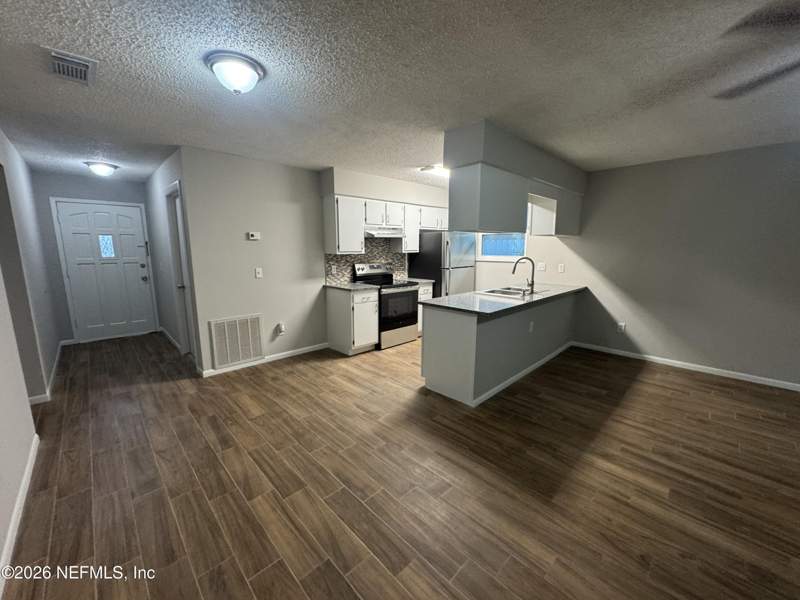 2 bedroom Single Family Residence at 3082 Parental Home Road, Richard Grant, Jacksonville — photo 4