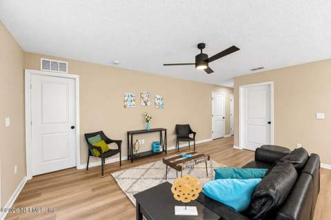 1634 Valencia Drive, Jacksonville FL - photo 16 of 57