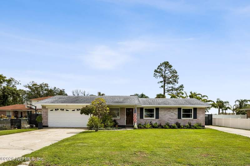 3 bedroom Single Family Residence at 9141 E Carbondale Drive, Thompsons Riverview, Jacksonville — photo 2