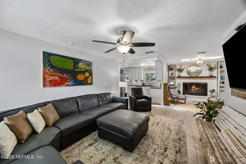 3 bedroom Single Family Residence at 9141 E Carbondale Drive, Thompsons Riverview, Jacksonville — photo 5