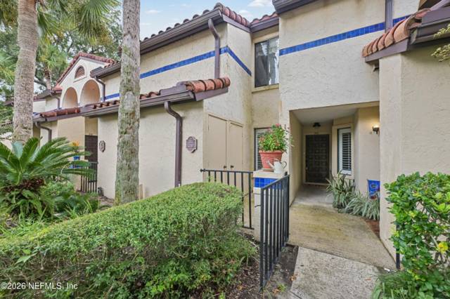 3809 LAVISTA Circle #210