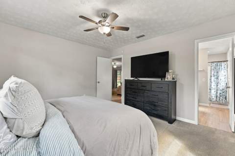 6151 Deepwood Drive, Jacksonville FL - photo 18 of 36
