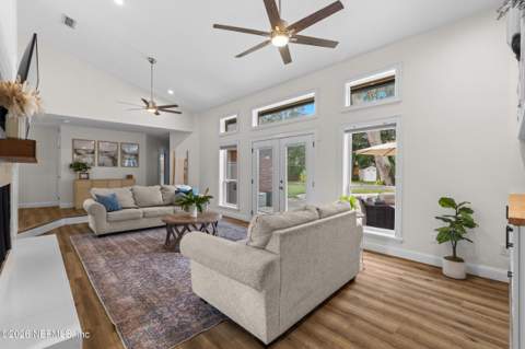 4002 Retford Drive, Jacksonville FL - photo 14 of 64