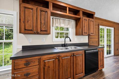 7720 Cranbrooke Road, Jacksonville FL - photo 7 of 32