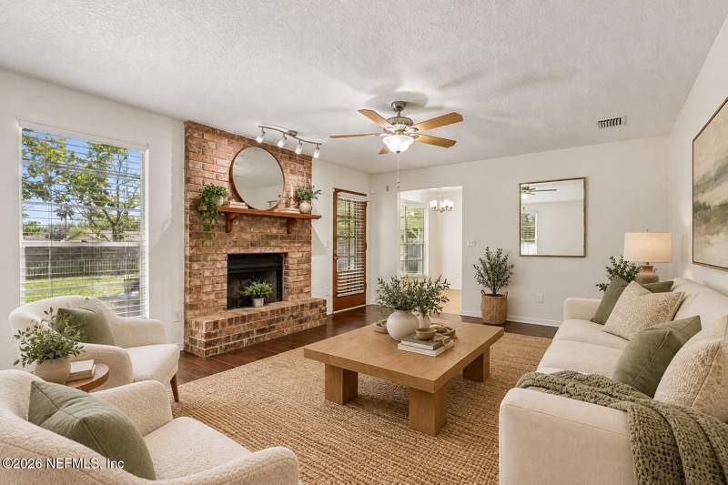 3 bedroom Single Family Residence at 2387 Perth Drive, **verifying Subd**, Orange Park — photo 3