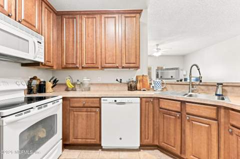 211 Jardin De Mer Place #211, Jacksonville Beach FL - photo 12 of 49