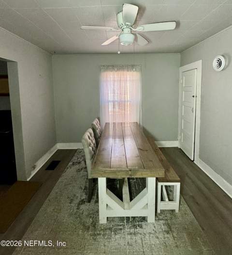 3916 N Davis Street, Jacksonville FL - photo 10 of 18