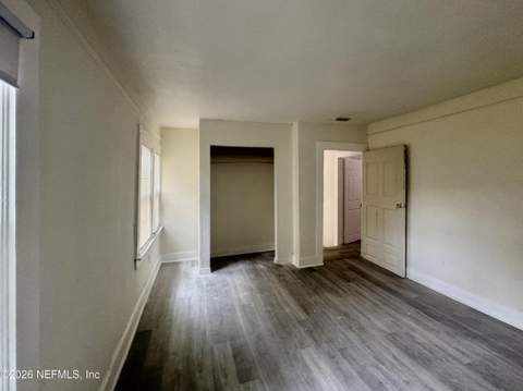 5420 Leaming Avenue, Jacksonville FL - photo 7 of 17