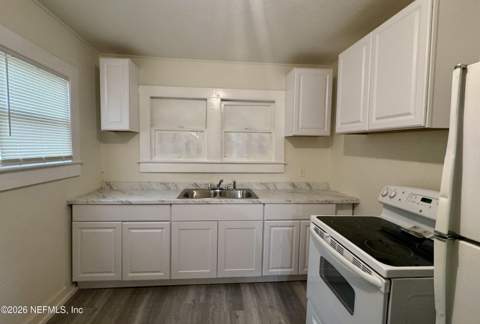 5420 Leaming Avenue, Jacksonville FL - photo 15 of 17