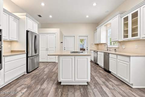 3079 Merrill Boulevard, Jacksonville Beach FL - photo 12 of 39