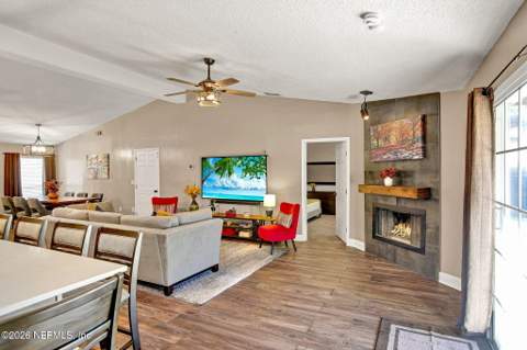 4408 Timber Hollow Way, Jacksonville FL - photo 16 of 48