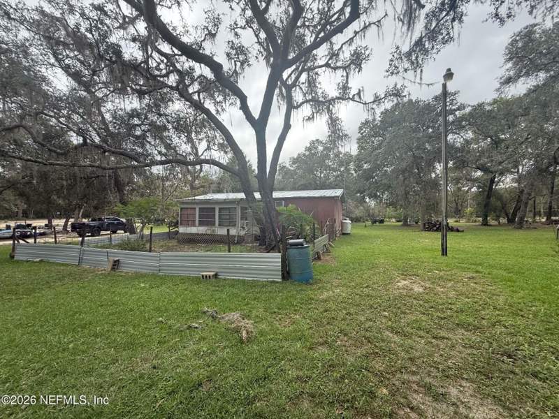 2 bedroom Manufactured Home at 127 West Lake Drive, Metes & Bounds, Hawthorne — photo 5