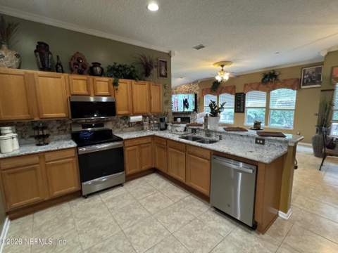 12282 Captiva Bluff Road, Jacksonville FL - photo 7 of 43