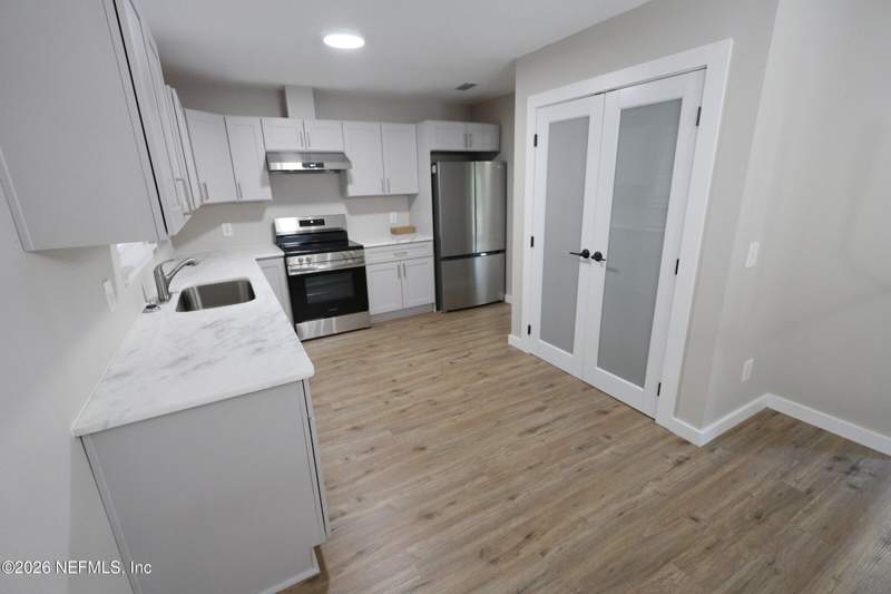 4 bedroom Single Family Residence at 37257 Railroad, Metes & Bounds, Hilliard — photo 3