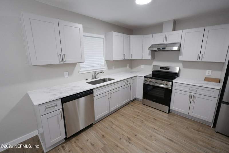 4 bedroom Single Family Residence at 37257 Railroad, Metes & Bounds, Hilliard — photo 4