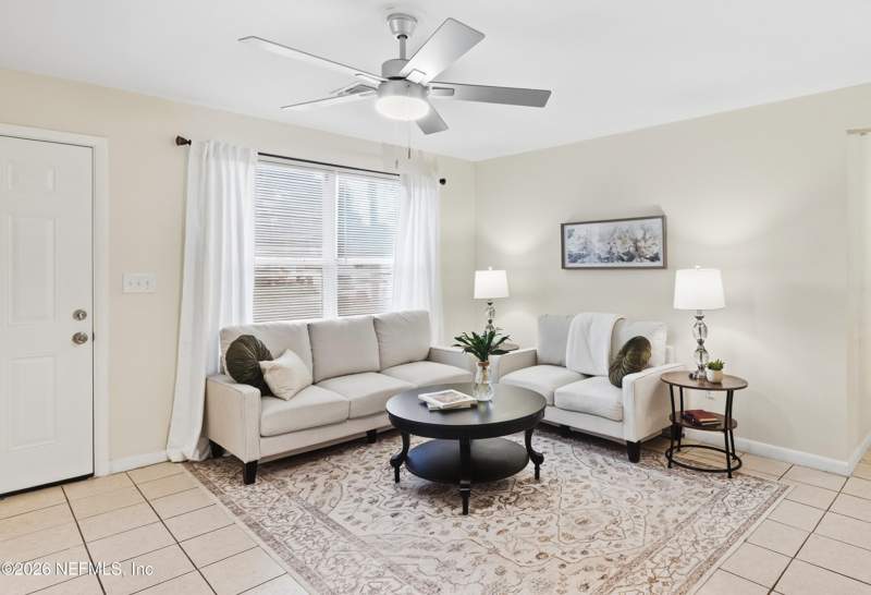 3 bedroom Single Family Residence at 7624 Sandhurst Road, Arlington Hills, Jacksonville — photo 3