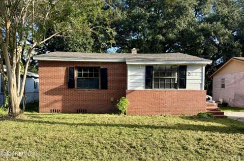 2025 W 15Th Street, home for sale on W 15Th Street