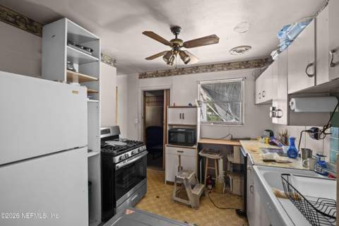 4904 Homecrest Circle, Jacksonville FL - photo 7 of 29