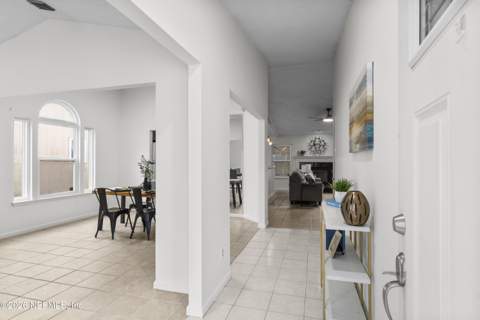 8066 International Village Drive, Jacksonville FL - photo 6 of 47