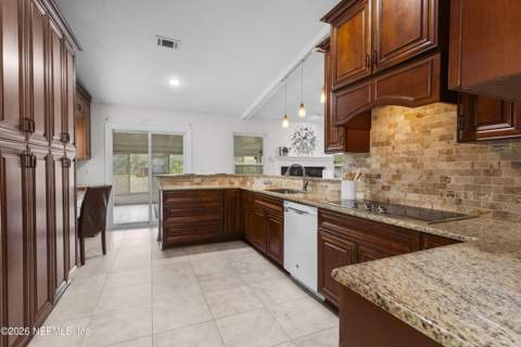 8066 International Village Drive, Jacksonville FL - photo 14 of 47