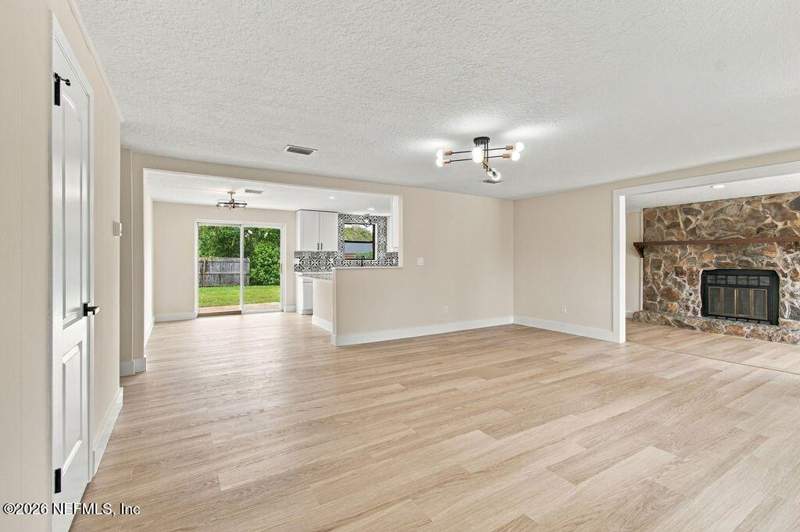 3 bedroom Single Family Residence at 2544 Spring Lake Road, Spring Lake, Jacksonville — photo 2