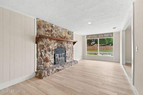 2544 Spring Lake Road, Jacksonville FL - photo 7 of 22