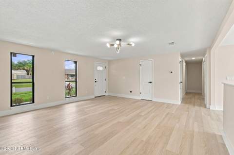 2544 Spring Lake Road, Jacksonville FL - photo 10 of 22