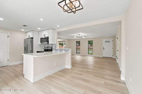 2544 Spring Lake Road, Jacksonville FL - photo 11 of 22