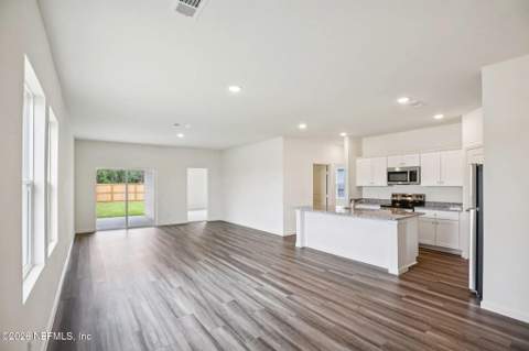 10069 Spotted Sea Drive, Jacksonville FL - photo 7 of 13