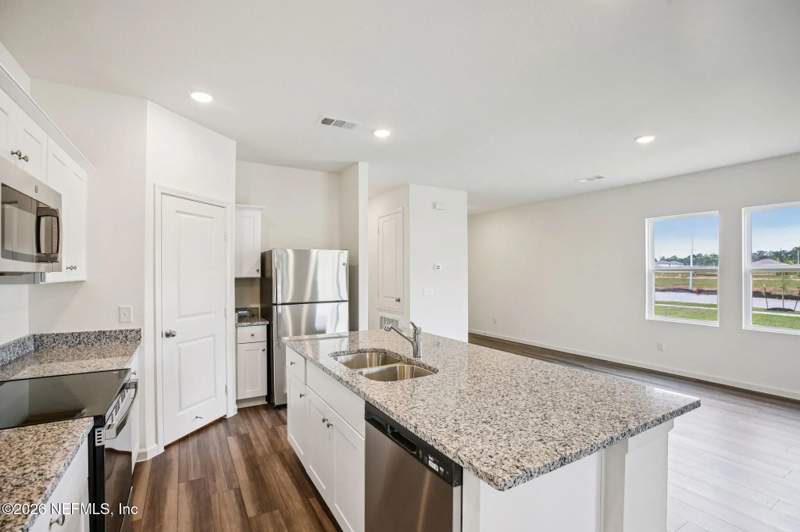 3 bedroom Single Family Residence at 10069 Spotted Sea Drive, Trout River, Jacksonville — photo 5