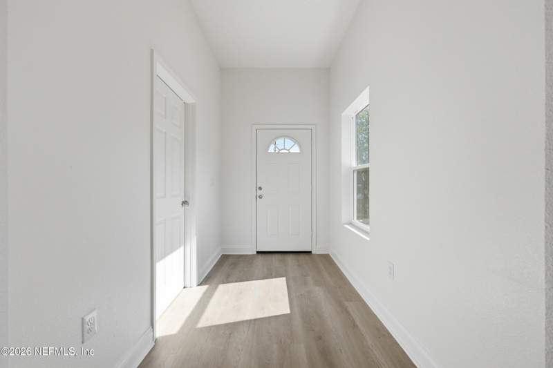 3 bedroom Single Family Residence at 2807 Southampton Drive, Southampton, Middleburg — photo 3