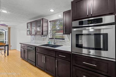 1625 Monument Oaks Drive, Jacksonville FL - photo 18 of 44
