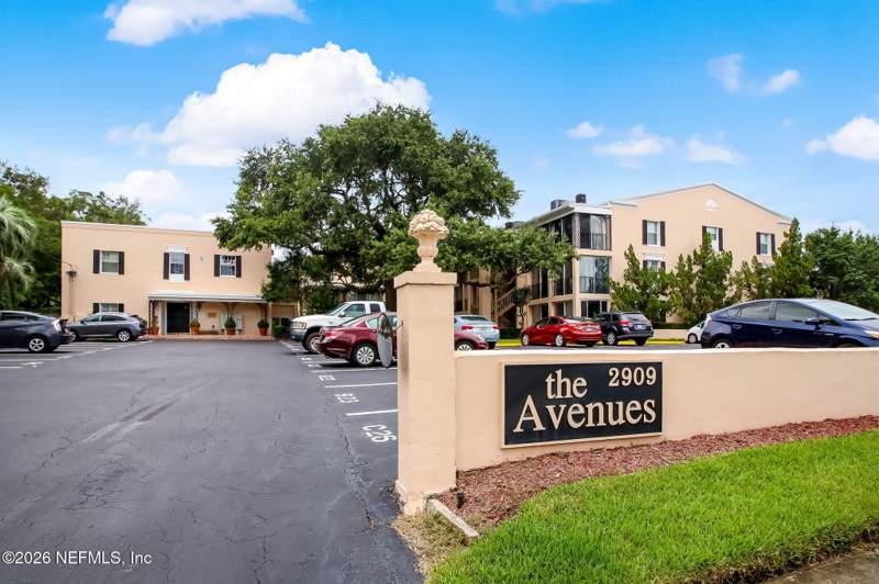 2 bedroom Condominium at 2909 St Johns Avenue #22B, The Avenues, Jacksonville — photo 2