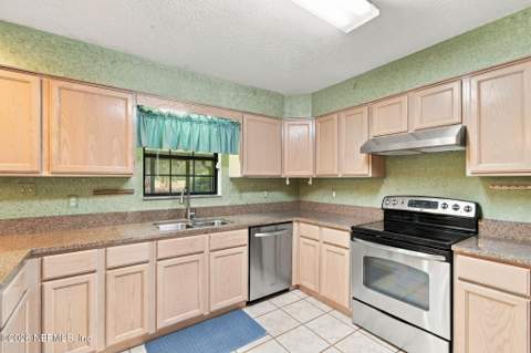 4620 Onion Creek Court, Elkton FL - photo 17 of 83