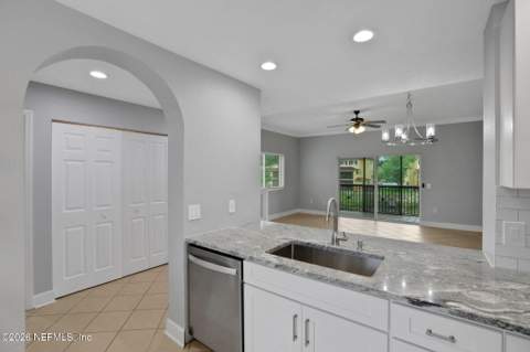 9745 Touchton Road #1821, Jacksonville FL - photo 9 of 40