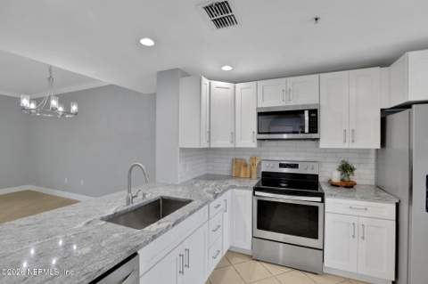 9745 Touchton Road #1821, Jacksonville FL - photo 7 of 40