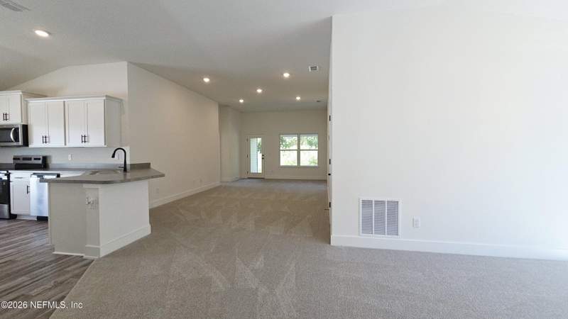 4 bedroom Single Family Residence at 8321 Helmsley Boulevard, Summerglen, Jacksonville — photo 5