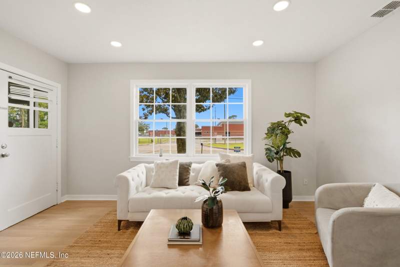4 bedroom Single Family Residence at 4609 Cambridge Road, Lakeshore, Jacksonville — photo 5