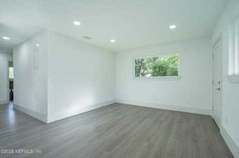 9430 Norfolk Boulevard, Jacksonville FL - photo 11 of 27