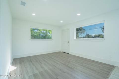 9430 Norfolk Boulevard, Jacksonville FL - photo 12 of 27