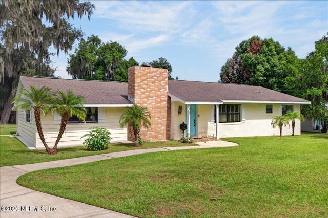 202 LAKEVIEW Avenue, home for sale in Crescent City