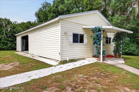 202 Lakeview Avenue, Crescent City FL - photo 9 of 62